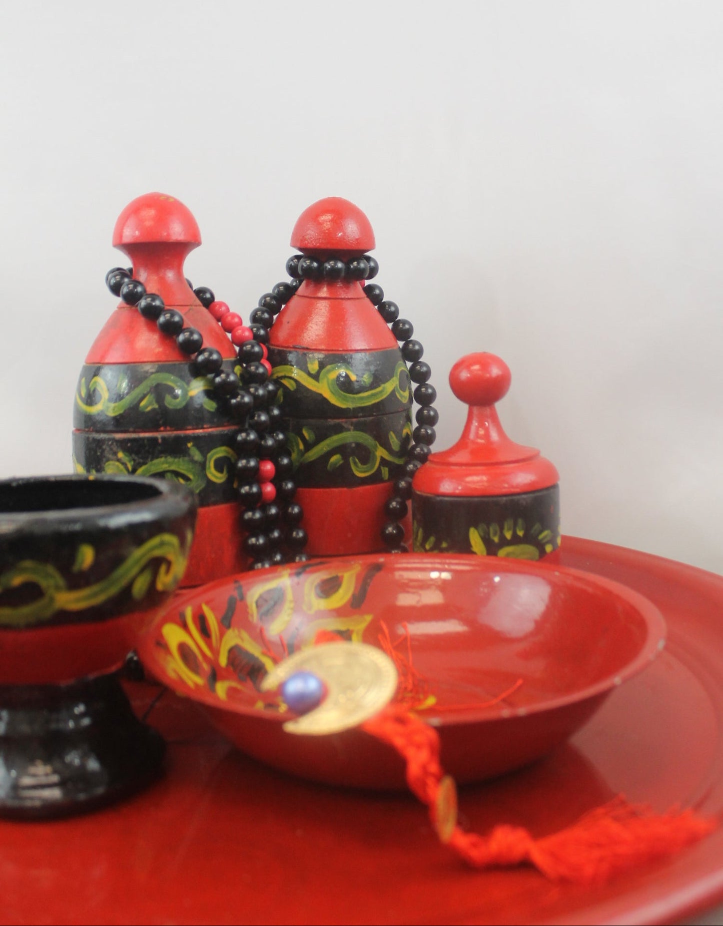 Alwan Artisan Set – Red & Black UAE Edition