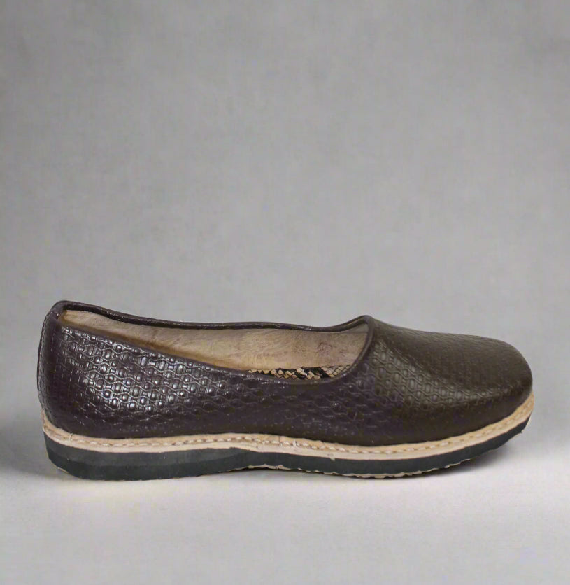 Dark Brown Marbuk – Textured Leather Look