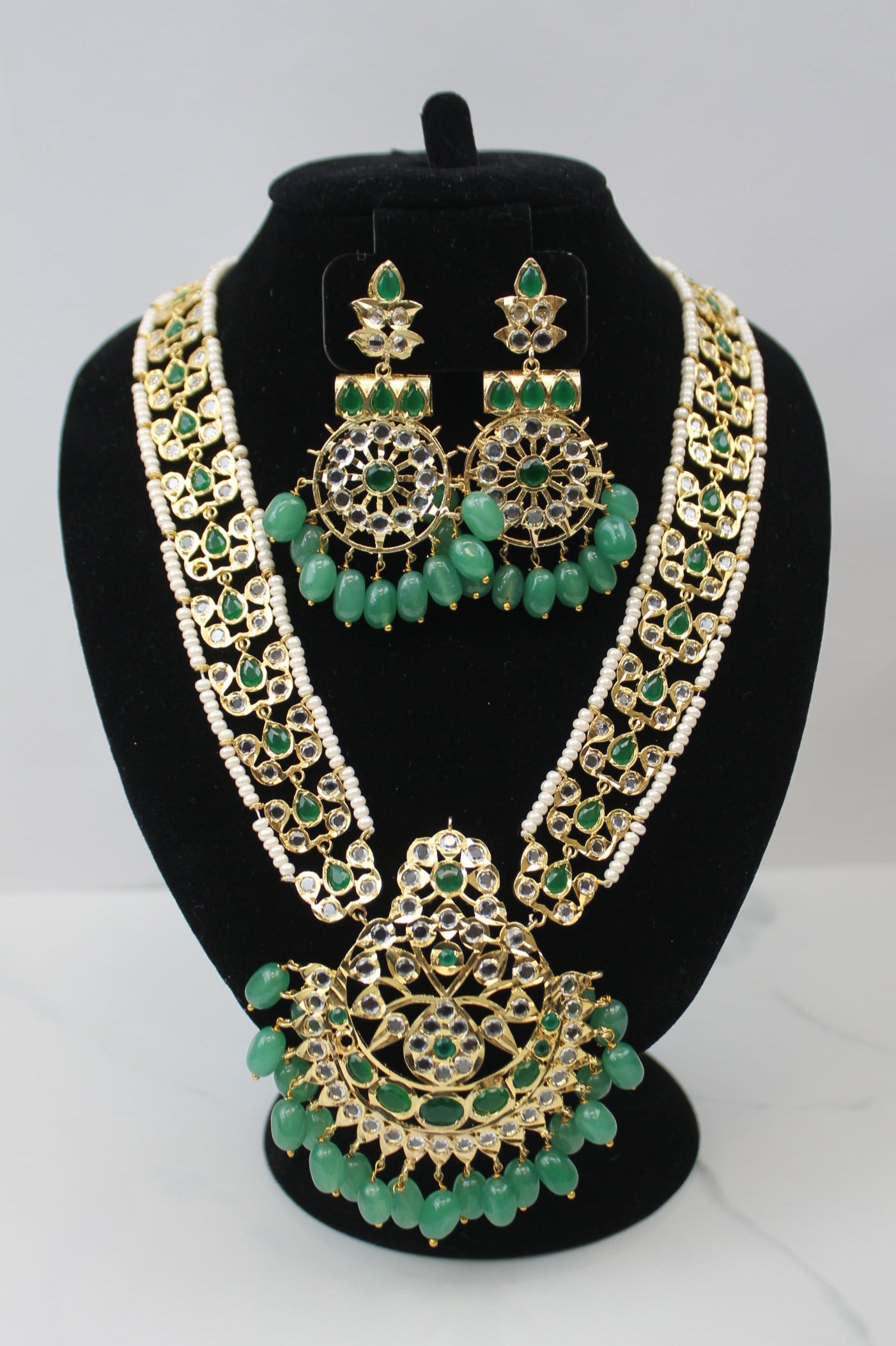 Emerald Kundan Necklace Set
