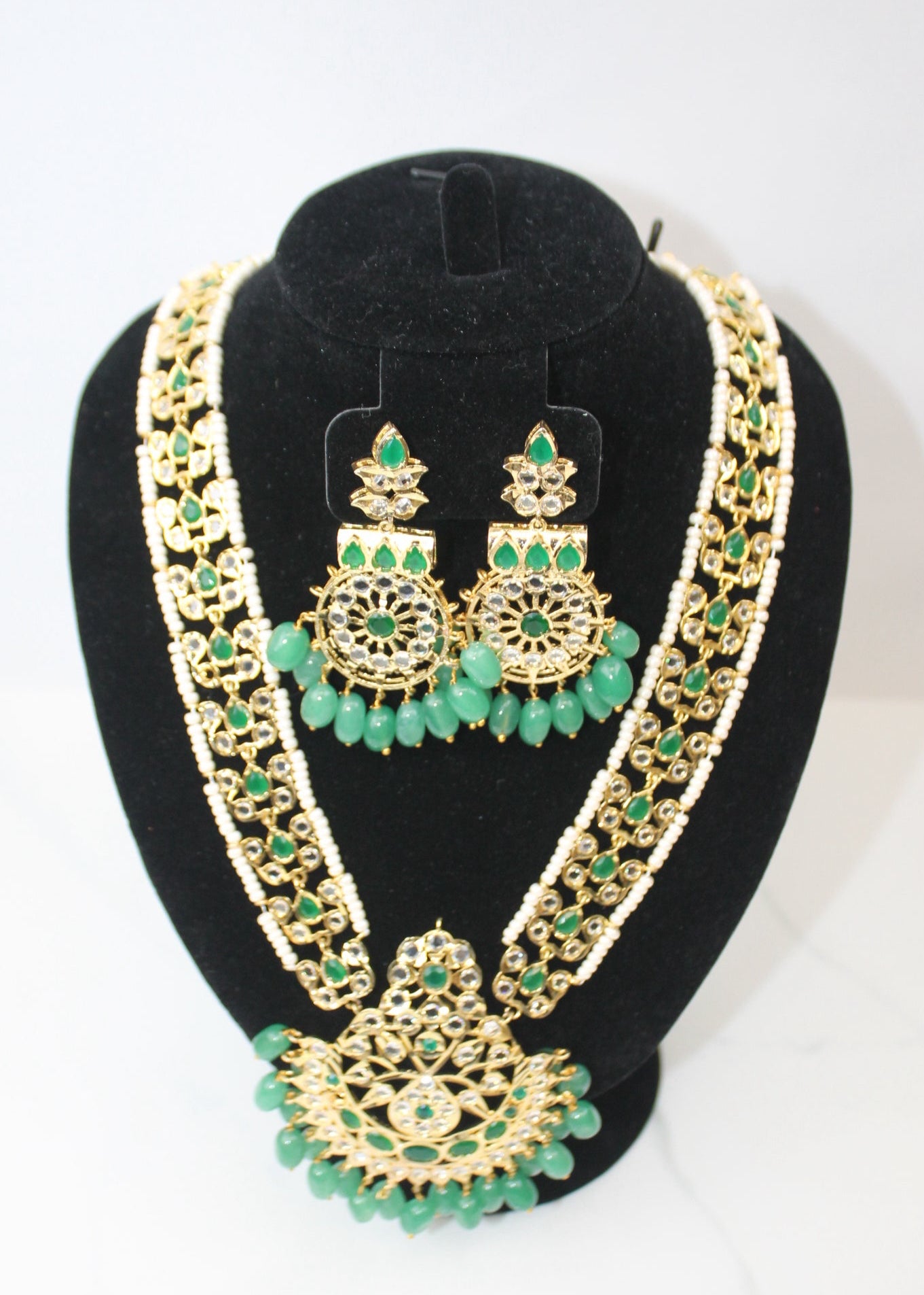 Emerald Kundan Necklace Set