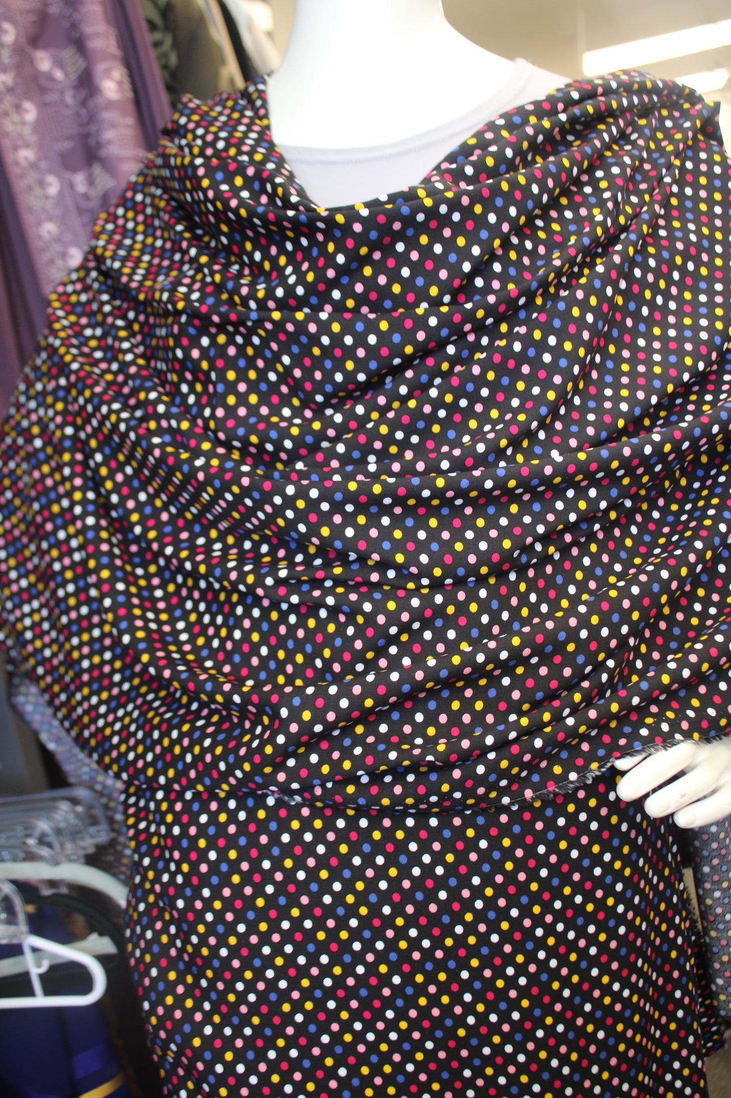 Black Hazaz Toub With Polka Dots