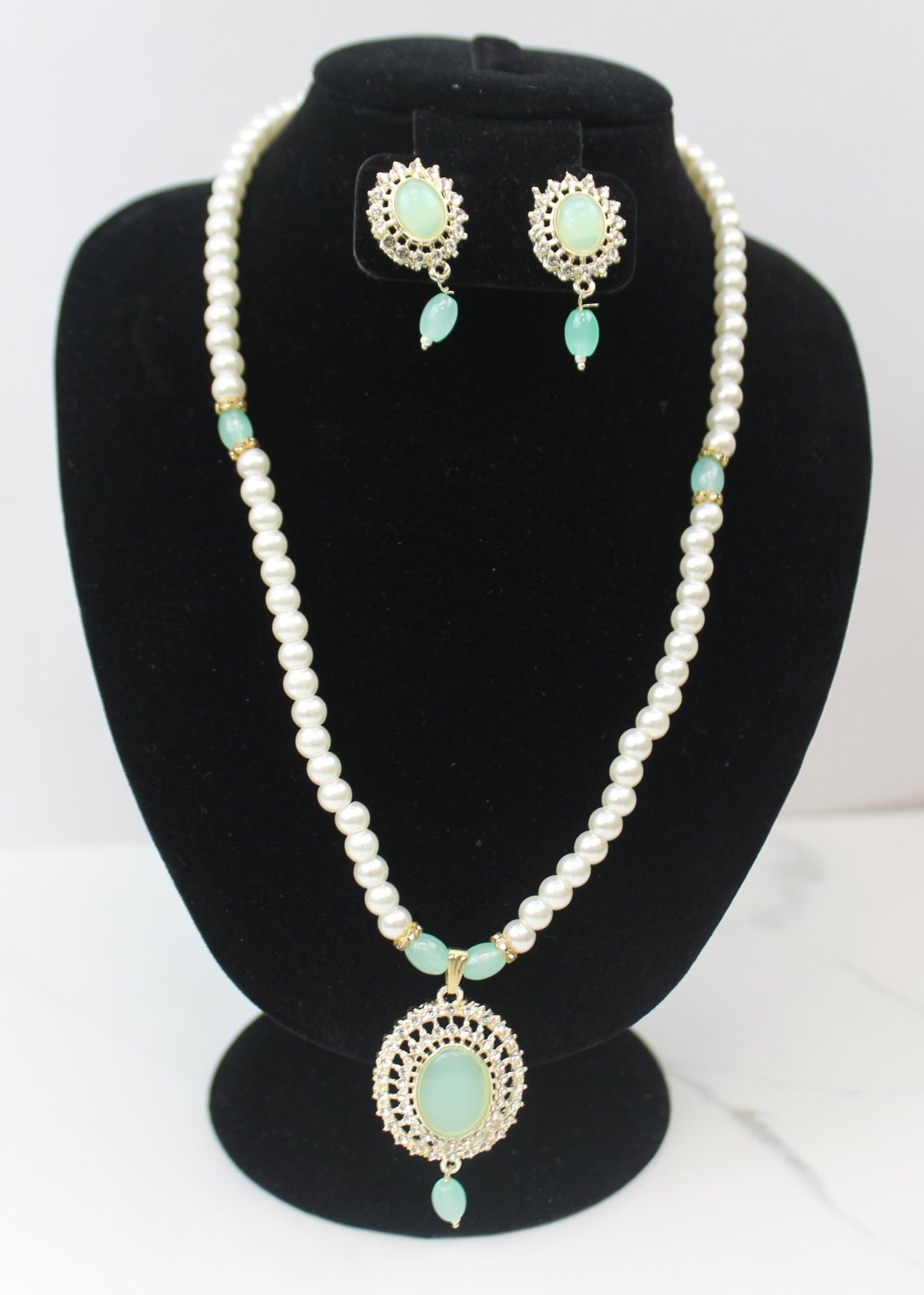Mint Pearl Necklace Set