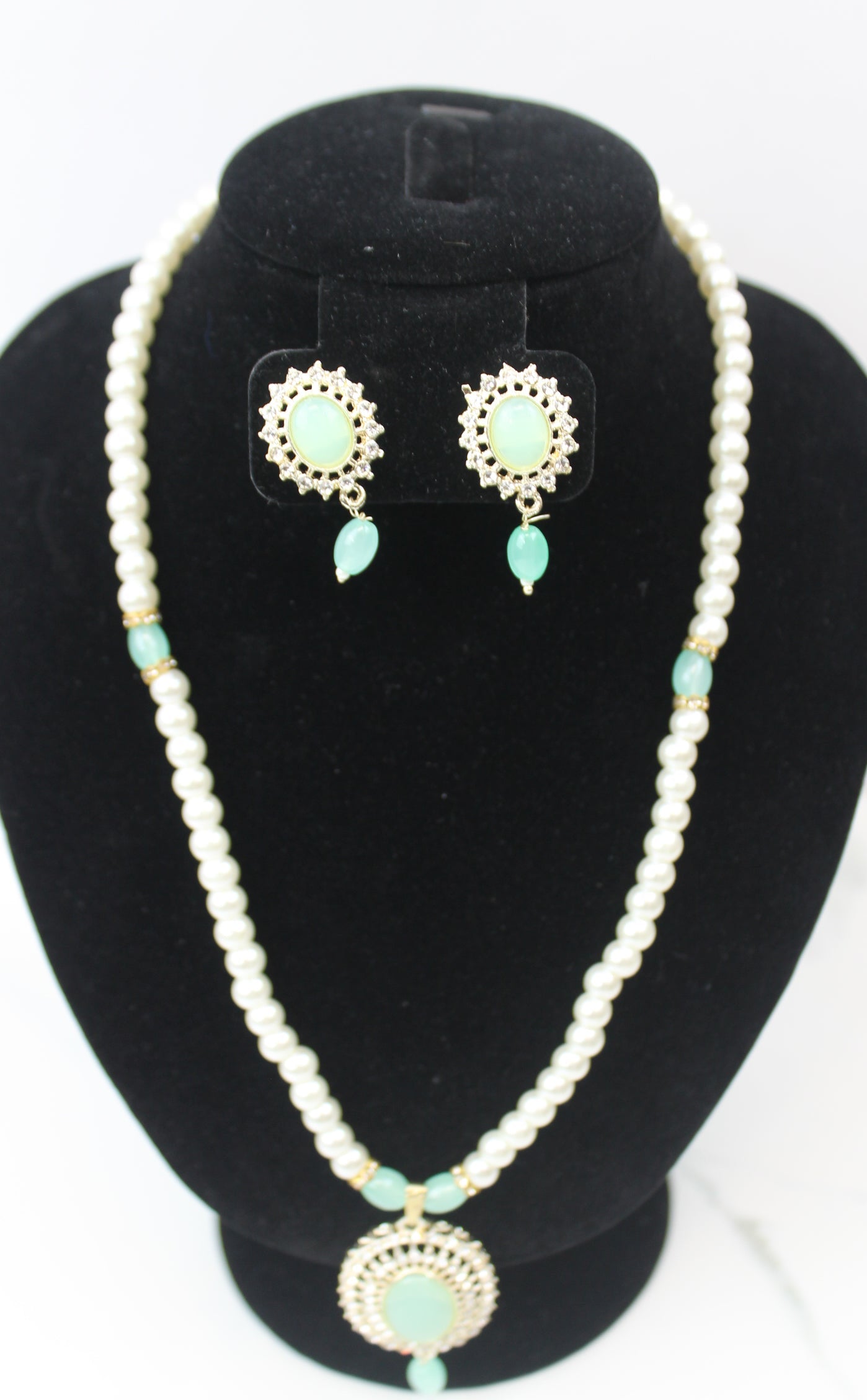 Mint Pearl Necklace Set