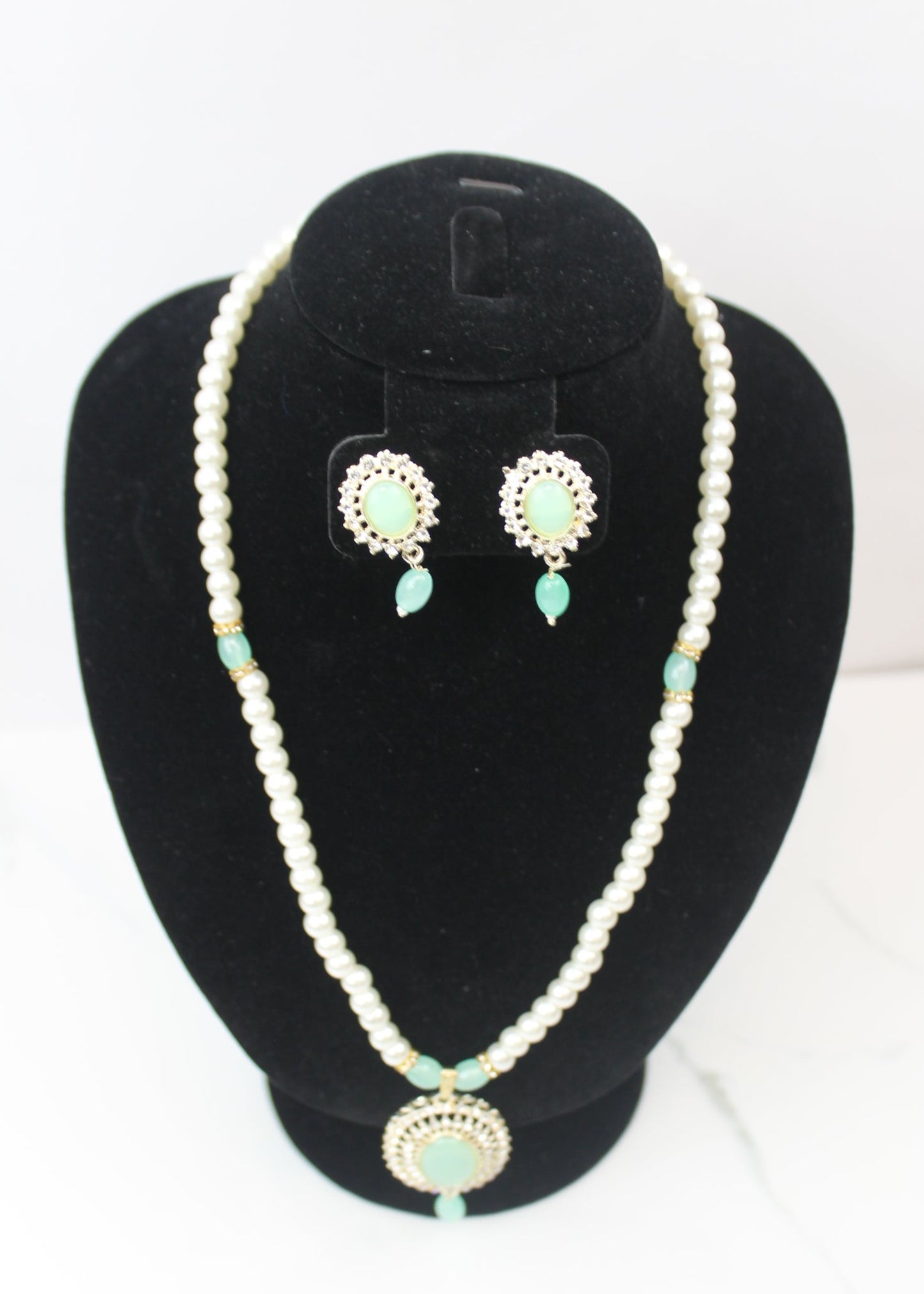 Mint Pearl Necklace Set